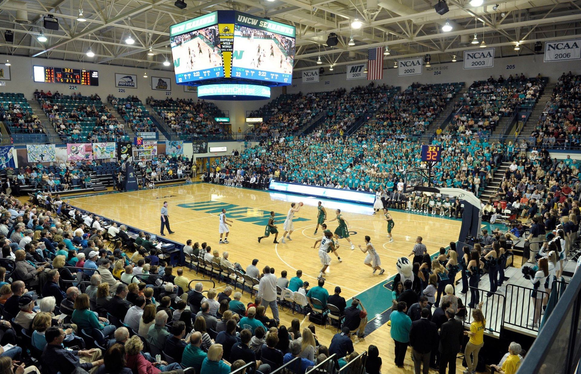 30OffLocal. UNCW Men’s Basketball 2024 Live Oak Bank Holiday Classic